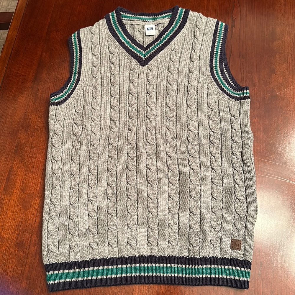 Janie & Jack. Cable knit sweater vest. Soft. Like new. Boys size 10.